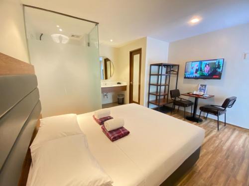Pasay Hotel | The Hub District Garden Suites
