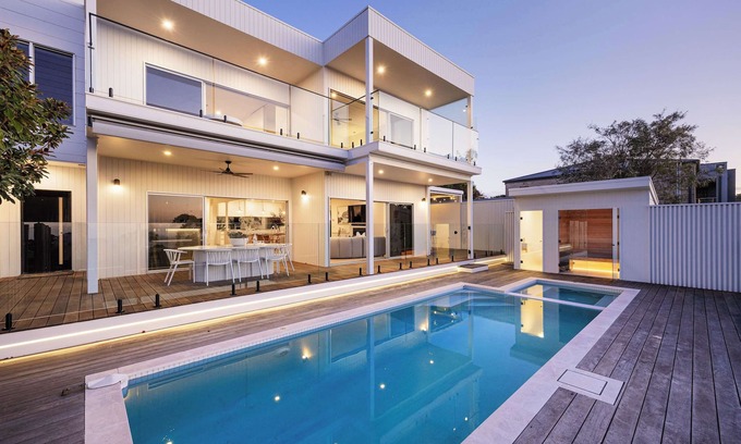 Mount Martha Casa | The Hull | Luxury Pool, Sauna, Spa, Tennis Court