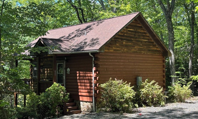 Stanardsville Cabina | The Humble Bee Cabin