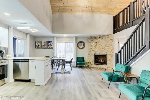 Lake Ariel Casa | The Hut House 3BR 3BA Game Room Massage Chair