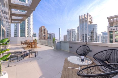 Jumeirah Lake Towers Apartamento | The Iconic Luxury 4BR Penthouse Near to Jumeirah Beach and Infront of DMCC Metro Station