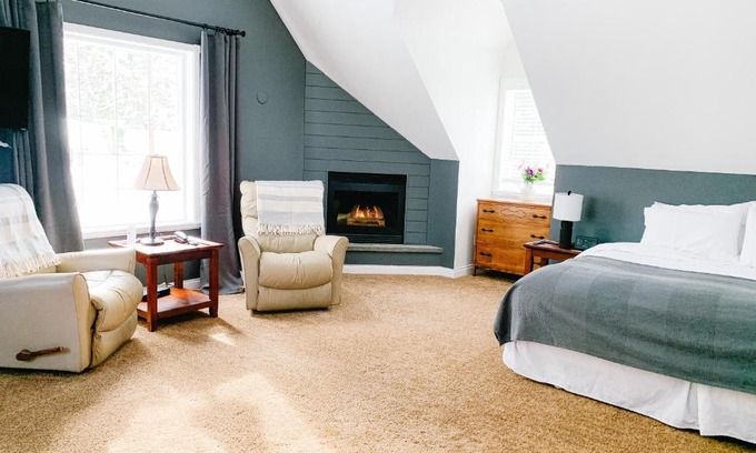 Salmon Arm Cama Y Desayuno | The Inn at the Ninth Hole Bed & Breakfast