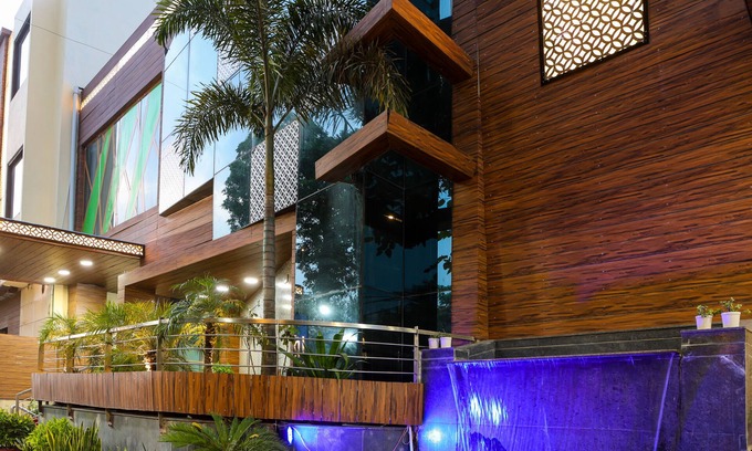 Sector 14 Hotel | The Iris - A Boutique Hotel
