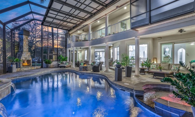 Northside Casa | The Island Estate! Heated Salt Pool/Spa On The St John’s River! 9 Min To Beach!