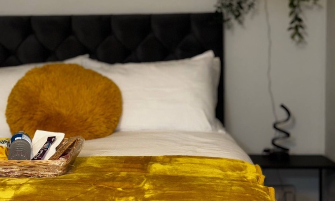 Luton Casa | The Ivy Cinema Suite | Guesthouse