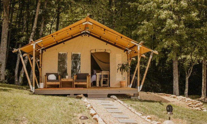 Flag Pond Cabina | The Jammer Unit 3 - Glamping Retro