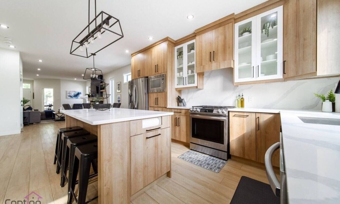 Jasper Place Casa | The Jasper AC 4 BD Sleeps 8 Near DT and WEM