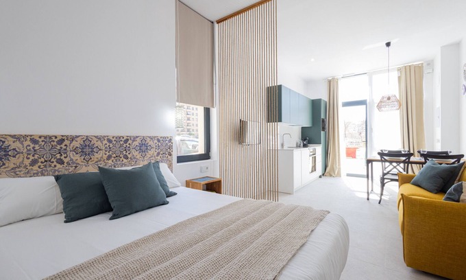 Jesus Apartamento | The Joaquin Sorolla Apartment IV by Florit Flats