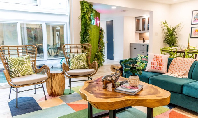 South Central Houston Casa | The Jungle Disco