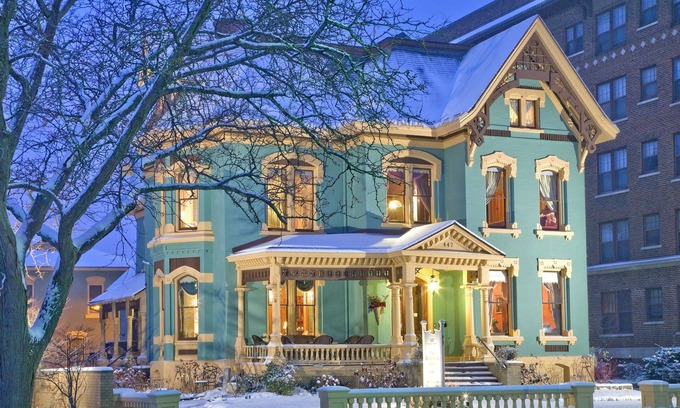 Central Business District Cama Y Desayuno | The Kalamazoo House Bed & Breakfast