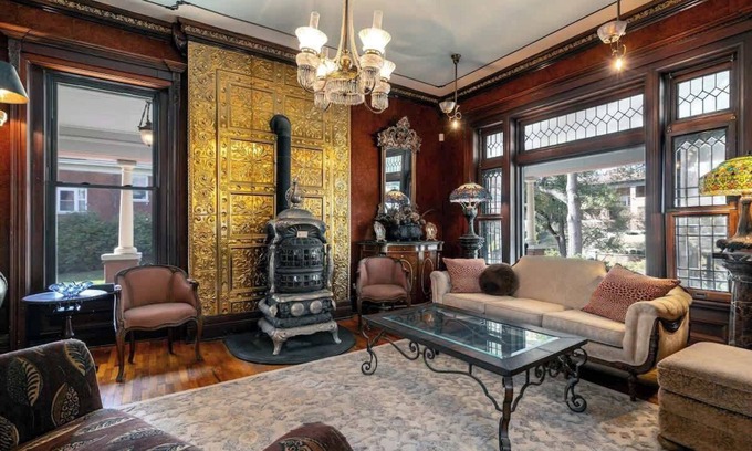 Pendleton Heights Otro | The Kansas City Mansion