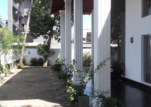 Kiribathgoda Hotel | The Kingston Hotel