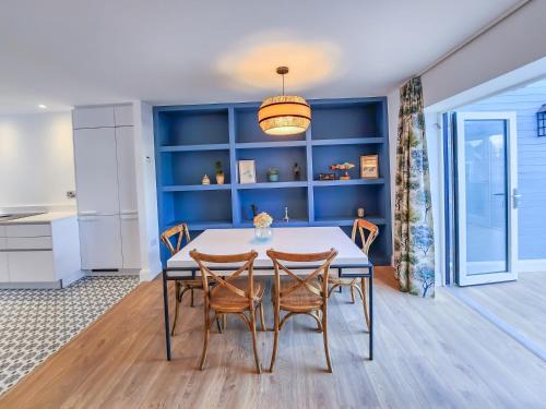 Kinsale Casa | The Kinsale 4 Center