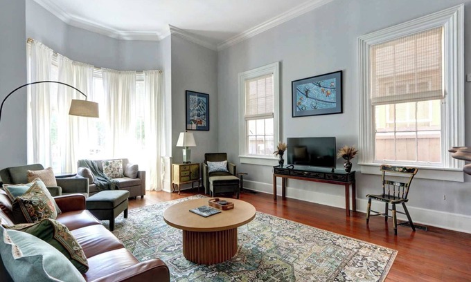 Savannah Victorian District Apartamento | The Koi Retreat, Victorian | Huge Porch | Parking