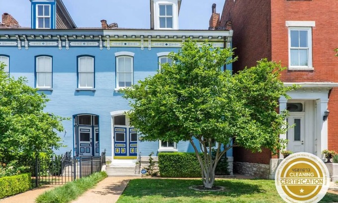 Lafayette Square Casa | The Lady Emma|Lafayette Park|Bowling / ABODEbucks