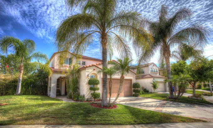 Castaic Otro | The Lagoon Home Away From Home!