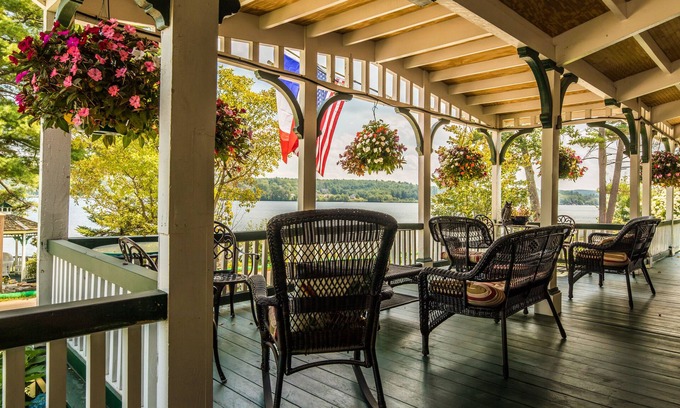 Laconia Cama Y Desayuno | The Lake House at Ferry Point