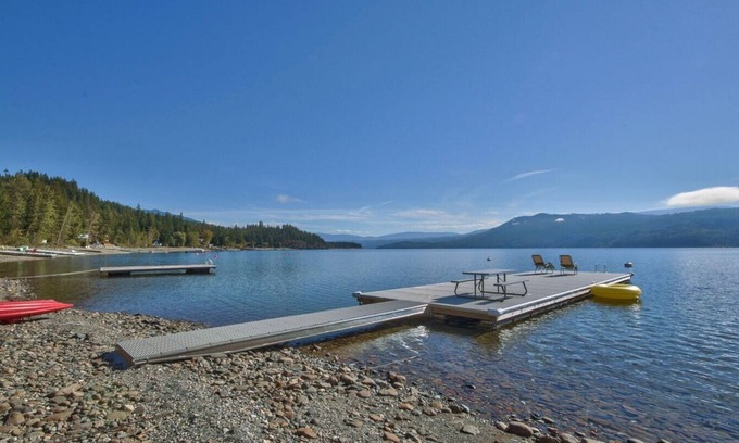 Celista Casa | ¡La casa del lago en el lago Shuswap!