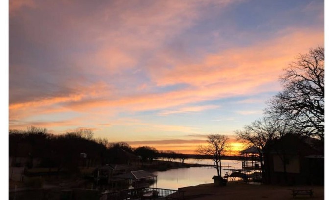 Azle Casa | The Lake House - Pappaw’s Place
