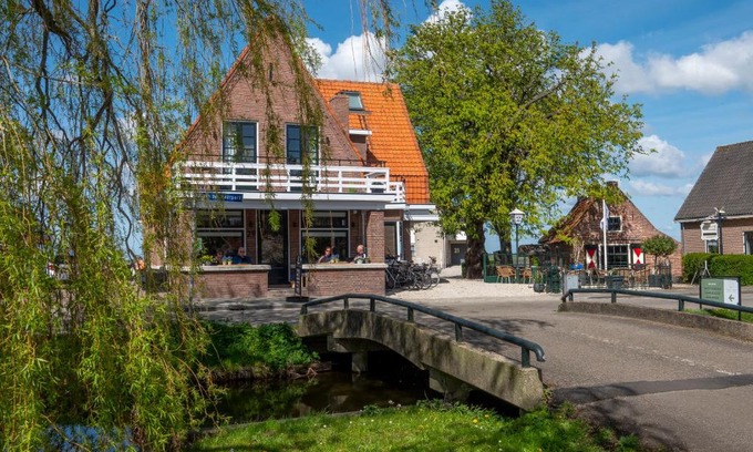 Meije Cama Y Desayuno | The Lake Inn