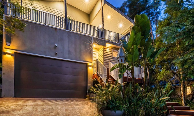 Murrays Beach Casa | The Lake Palace at Murray's Beach