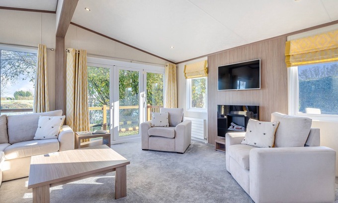 Woodhall Spa Cabaña | The Lancaster - UK48336