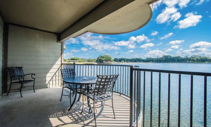 Seven Coves Complejo | The Landing at Seven Coves