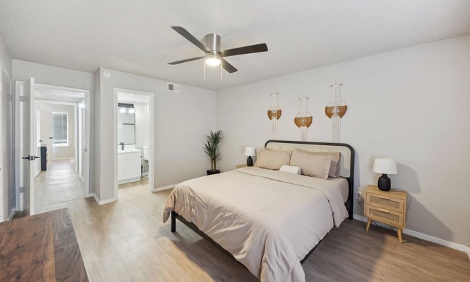 North Arlington Apartamento | The Landry 174 | Spacious and Cozy 2 Bedroom 2 bth