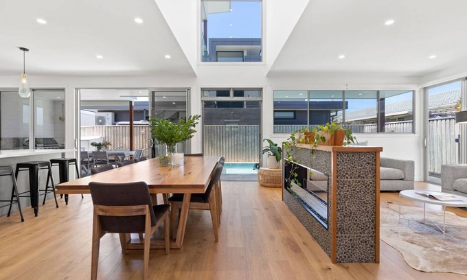Lennox Head Apartamento | The Lane is an opulent holiday home ideal for a family and friends retreat.