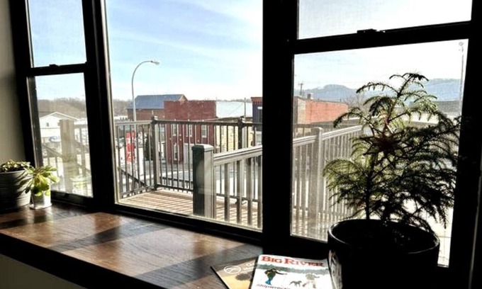 Lansing Condominio | The Lansing Historic Retreat