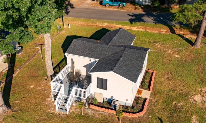 Hollands Landing Casa | The Last Resort at Martins Landing