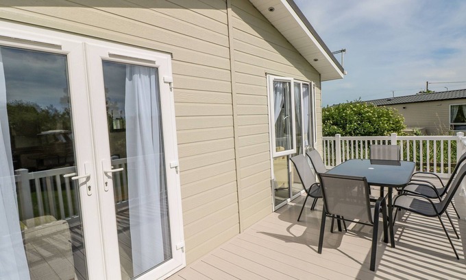 Pendine Cabaña | THE LAST RESORT, pet friendly, character holiday cottage in Pendine