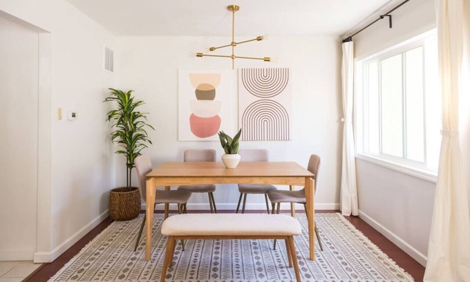 South San Mateo Casa | The Laurel Pad -12-Min From SFO, Tastefully Designed, Work Station