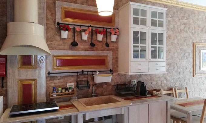 Seixal Apartamento | THE LEGENDARY BAY - Thematic Apartment