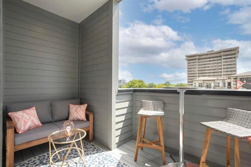 Hillsboro Village Casa | The Lemon Drop Walk to Cafes Shops & Vandy