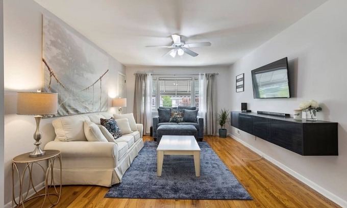 Bloomfield Casa | The Lennox Stay - Close to NYC ☆ Free Parking