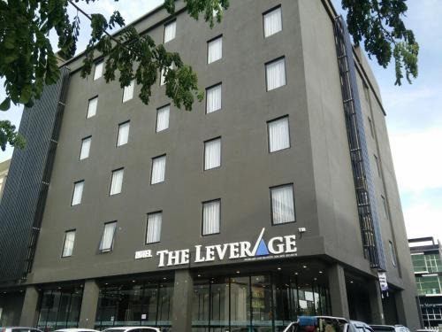 Johor Bahru Hotel | The Leverage Business hotel (Skudai)
