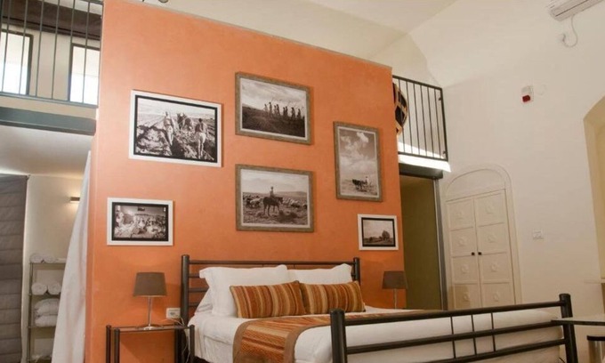 Artists Colony Cabina | The Liana Suite
