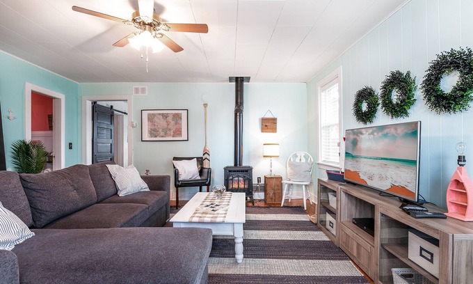 Sylvan Lake Casa | The Lighthouse-beach house perfect for gatherings