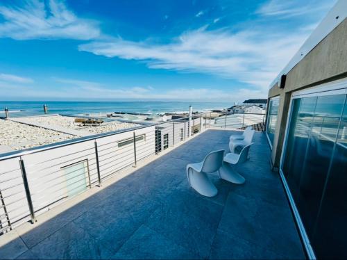 Bloubergstrand Casa | The Lighthouse - Beachfront