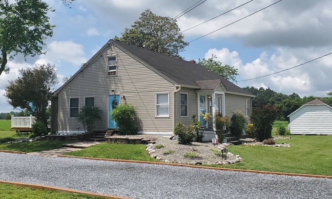 Selbyville Casa | The Lighthouse Cottage. Close to Ocean City, MD and Fenwick Island, DE. PETS OK