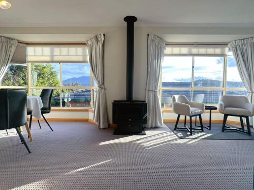 Lindisfarne Casa | The Lindisfarne Loft - close to CBD and Airport