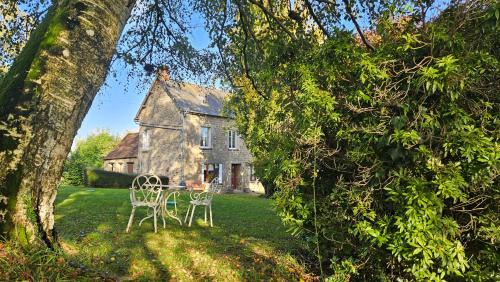 Mantilly Casa | The Lions Den - La Loge Guest House