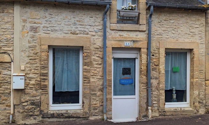 Arromanches-les-Bains Casa | The little sinner's house.