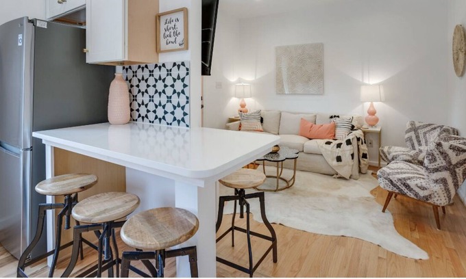 Downtown Cabaña | The Little Gem 💕- Walking Distance to Downtown Raleigh