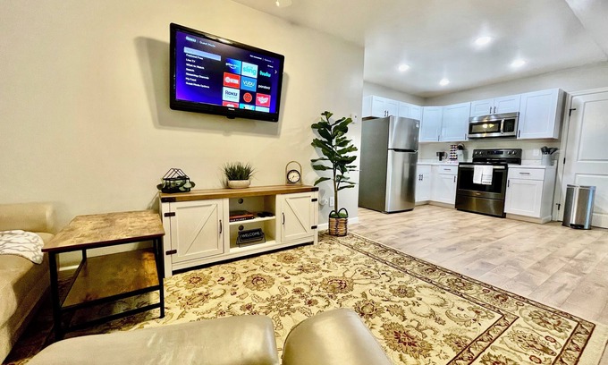 Honesdale Apartamento | The Little Hayloft - Clean & Bright One Bedroom Loft in Honesdale, PA
