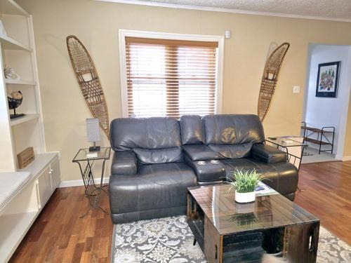 South Addition Casa | The Little House On E Street