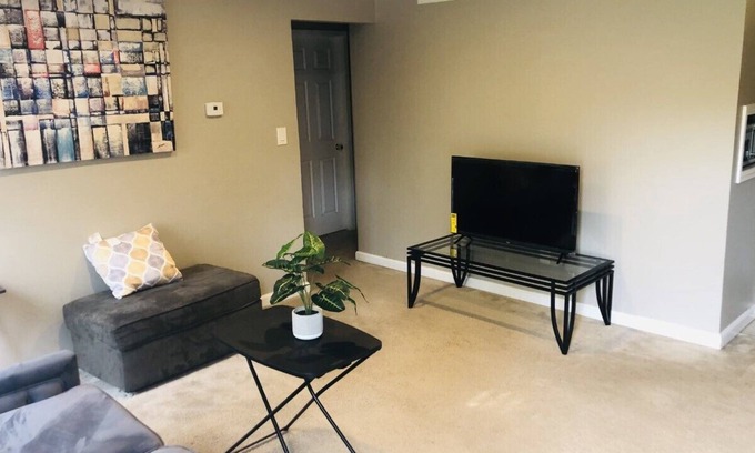 Royal Oak Casa | The Little Royal House of Woodward
