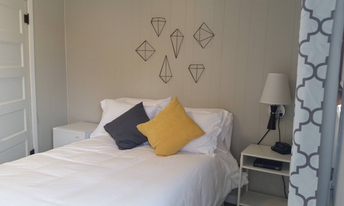 Mount Horeb Casa | THE LITTLE VILLAGE , Full Bed 106