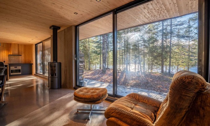 Saint-Alphonse-Rodriguez Apartamento | The LoveShack |Hot Tub | Front Lake